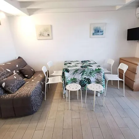 Résidence Grande Bleue - T1 Cab Mezz 6 Couchages Port Mae-5274 Villa