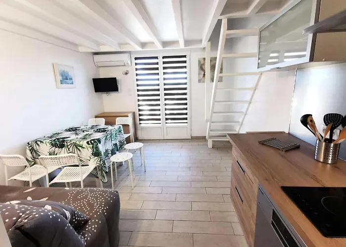Grande Bleue - T1 Cab Mezz 6 Couchages Port Mae-5274 *