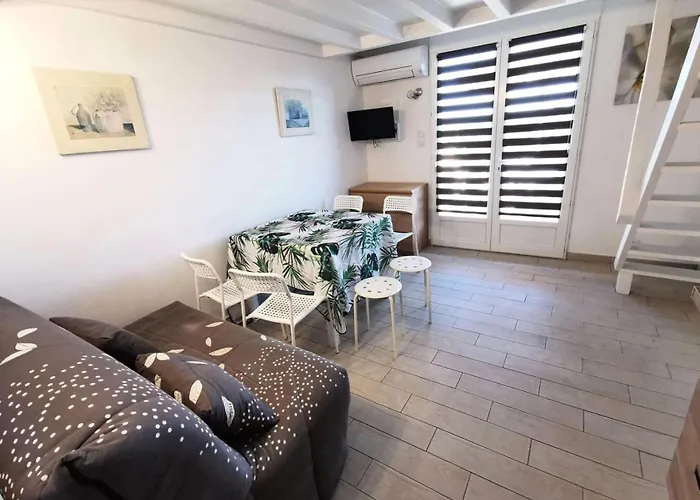 Grande Bleue - T1 Cab Mezz 6 Couchages Port Mae-5274 Villa